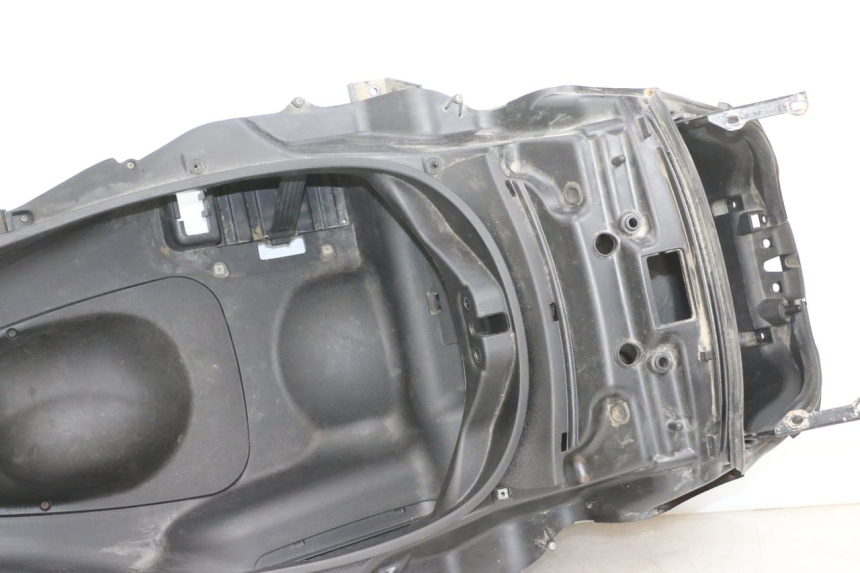 photo de KUFER POD SIEDZENIEM PIAGGIO MP3 RL 250 (2006 - 2010) - Widok ogólny