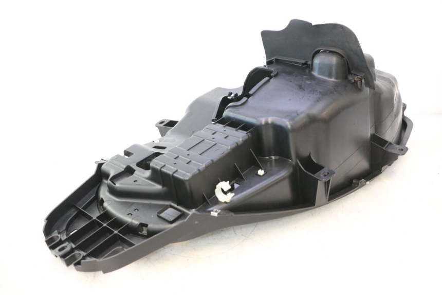 photo de KUFER POD SIEDZENIEM PIAGGIO MP3 500 (2016 - 2018) - Szczegół części