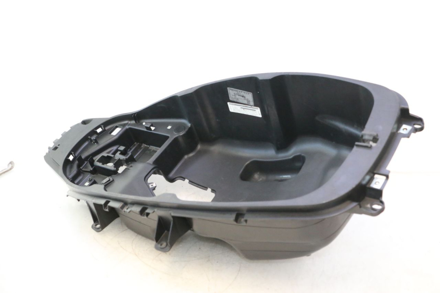 photo de KUFER POD SIEDZENIEM PIAGGIO MP3 500 (2016 - 2018) - Część sprawdzona