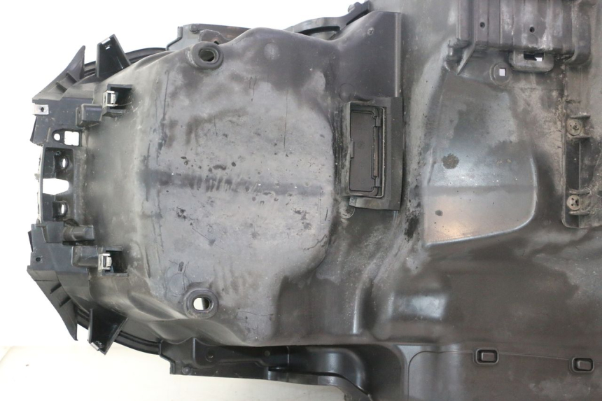 photo de KUFER POD SIEDZENIEM PIAGGIO MP3 500 (2011 - 2015) - Widok produktu