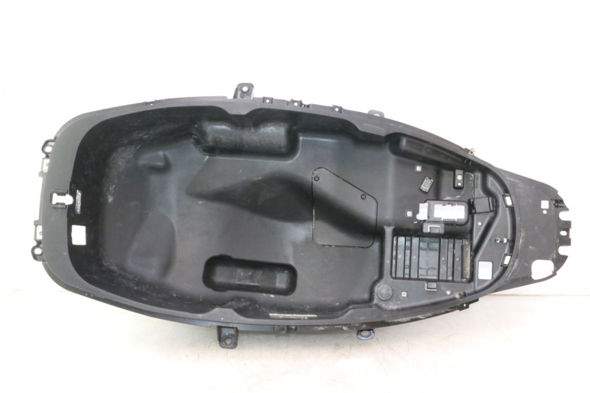 photo de KUFER POD SIEDZENIEM PIAGGIO MP3 500 (2016 - 2018) - Widok główny