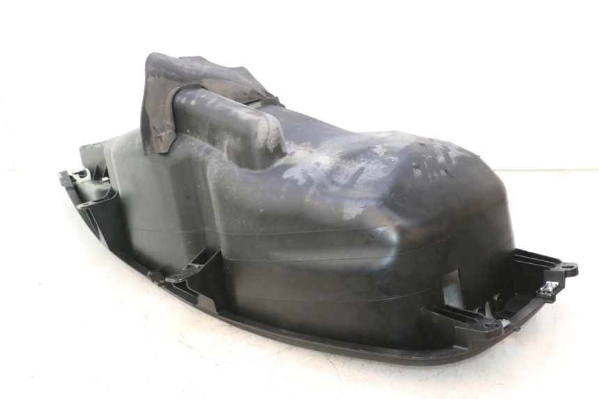 photo de KUFER POD SIEDZENIEM PIAGGIO MP3 500 (2016 - 2018) - Szczegóły charakterystyczne