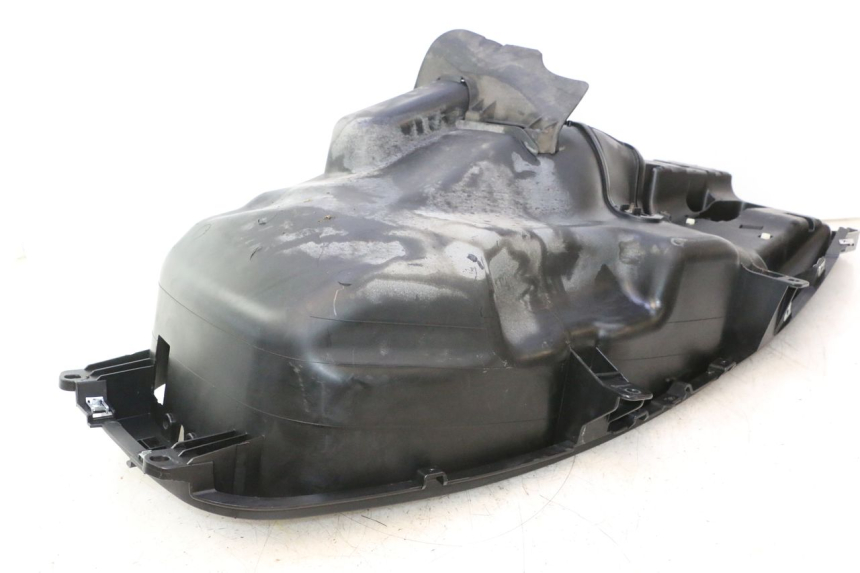 photo de KUFER POD SIEDZENIEM PIAGGIO MP3 500 (2016 - 2018) - Zbliżenie komponentów