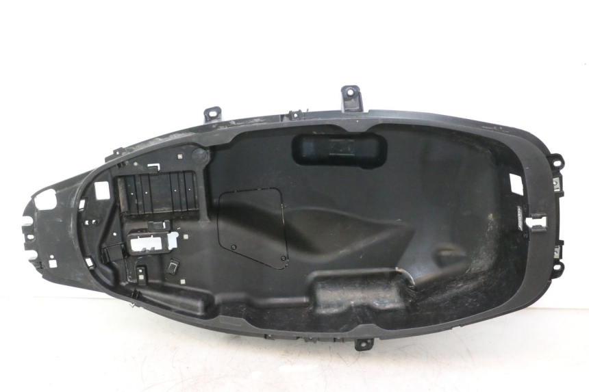 photo de KUFER POD SIEDZENIEM PIAGGIO MP3 500 (2016 - 2018) - Stan powierzchni
