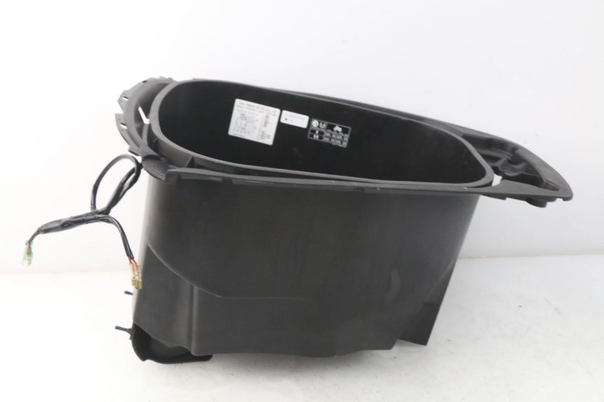 photo de KUFER POD SIEDZENIEM MBK MW TRYPTIK 125 (2017 - 2022) - Zoom stanu zużycia