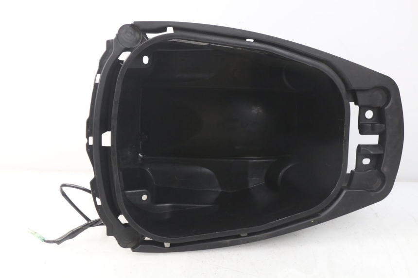 photo de KUFER POD SIEDZENIEM MBK MW TRYPTIK 125 (2017 - 2022) - Inny kąt widzenia