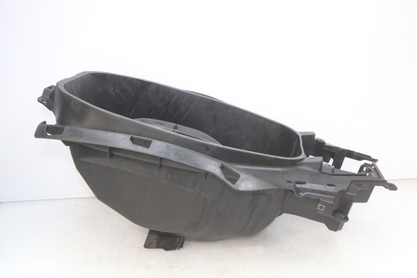 photo de KUFER POD SIEDZENIEM YAMAHA N-MAX NMAX 125 (2017 - 2020) - Zbliżenie techniczne