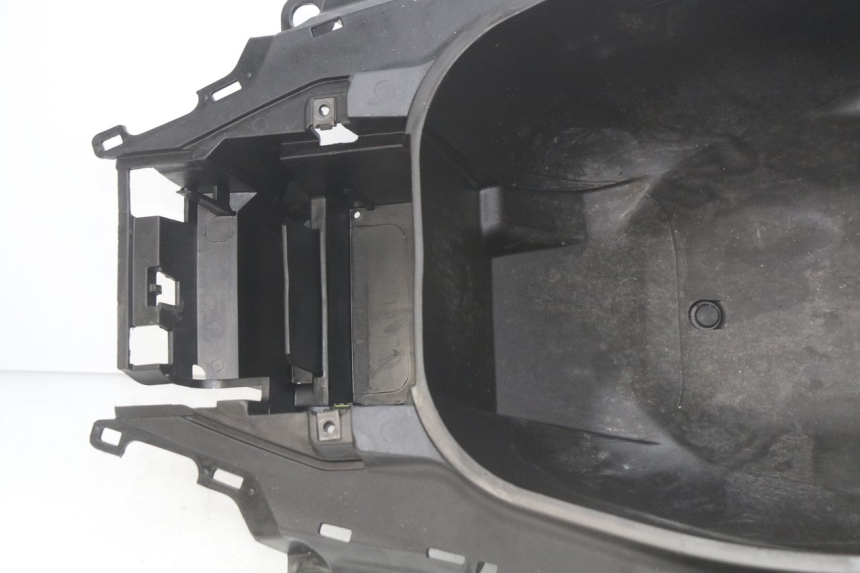 photo de KUFER POD SIEDZENIEM YAMAHA N-MAX NMAX 125 (2017 - 2020) - Stan powierzchni