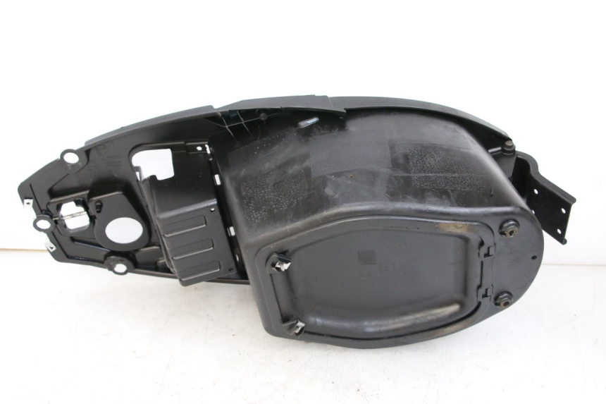 photo de KUFER POD SIEDZENIEM PIAGGIO NEW TYPHOON 50 (2018 - 2021) - Szczegół części