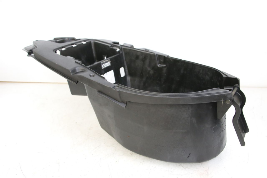 photo de KUFER POD SIEDZENIEM PIAGGIO NEW TYPHOON 50 (2018 - 2021) - Inny kąt widzenia