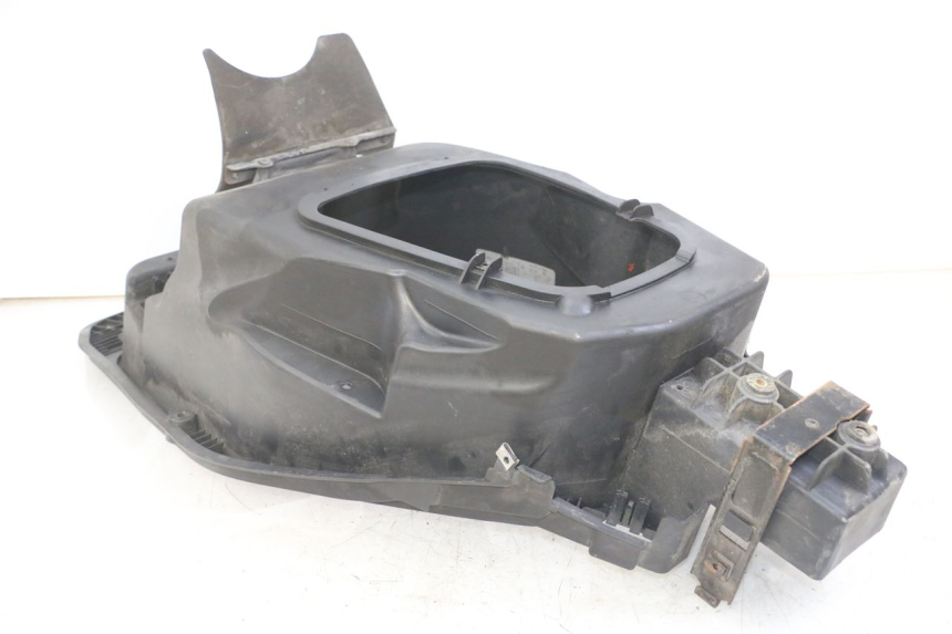 photo de KUFER POD SIEDZENIEM GILERA NEXUS 125 (2009 - 2013) - Zoom stanu zużycia