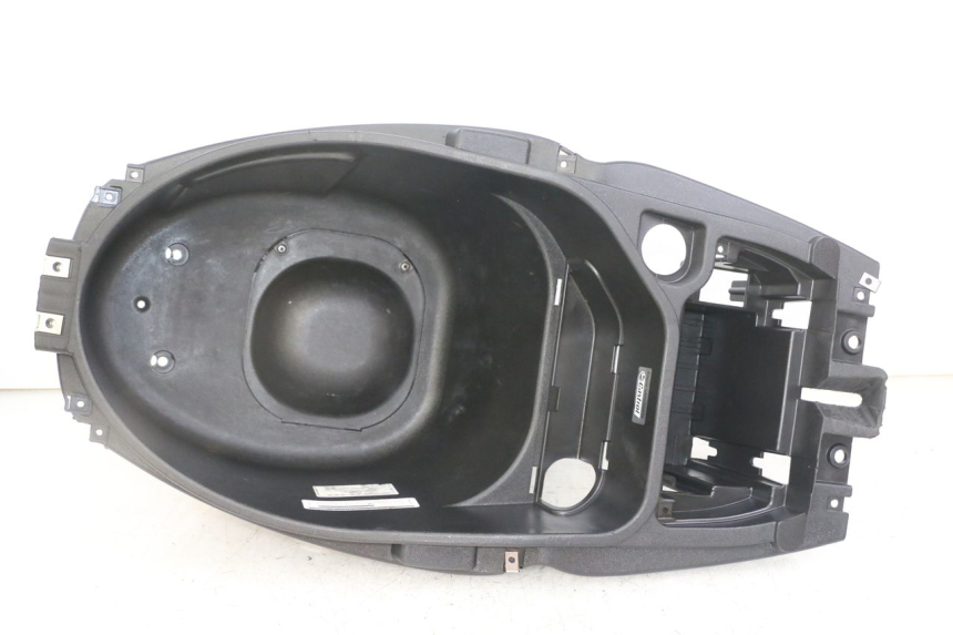 photo de KUFER POD SIEDZENIEM PIAGGIO NRG POWER PUREJET 50 (2018 - 2021) - Punkty mocowania