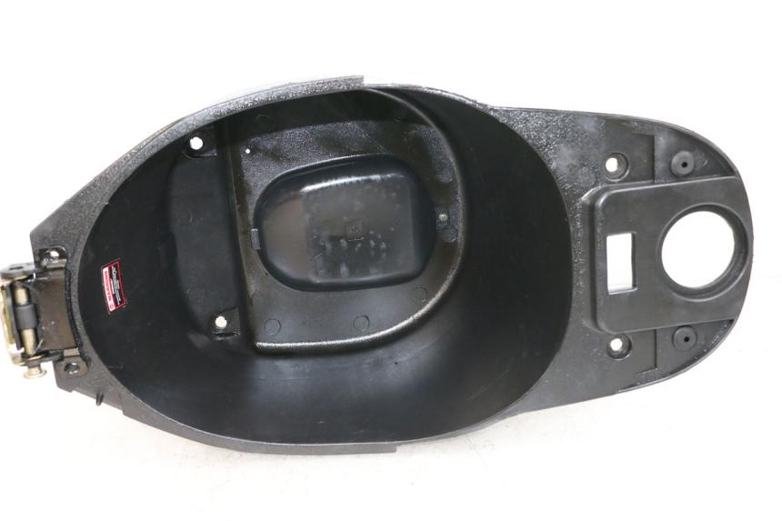 photo de KUFER POD SIEDZENIEM JM MOTORS OLDIES 4T 50 (2010 - 2020) - Zbliżenie techniczne