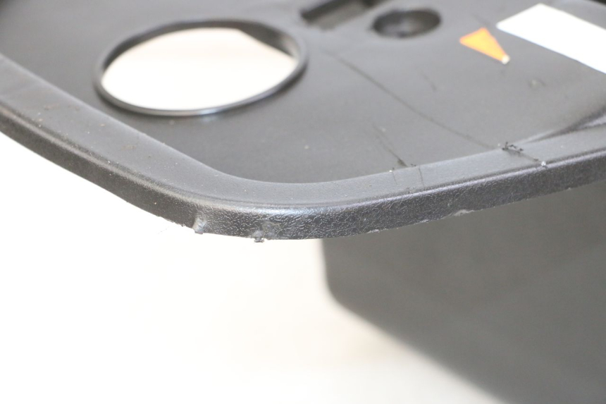 photo de KUFER POD SIEDZENIEM JM MOTORS OLDIES GT 4T 50 (2018 - 2025) - Zoom stanu zużycia