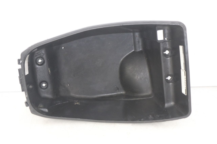 photo de KUFER POD SIEDZENIEM SYM ORBIT 2 2T 50 (2008 - 2018) - Zoom stanu zużycia