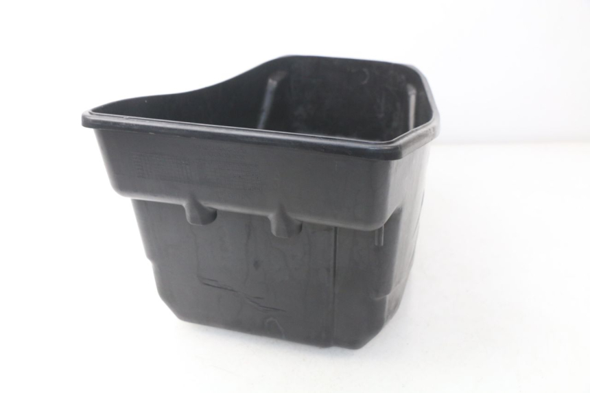 photo de KUFER POD SIEDZENIEM SYM ORBIT 2 4T 50 (2008 - 2017) - Zbliżenie techniczne