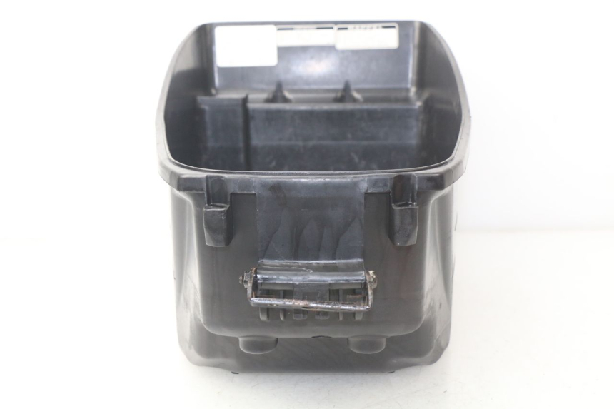 photo de KUFER POD SIEDZENIEM SYM ORBIT 2 50 (2008 - 2014) - Szczegół części