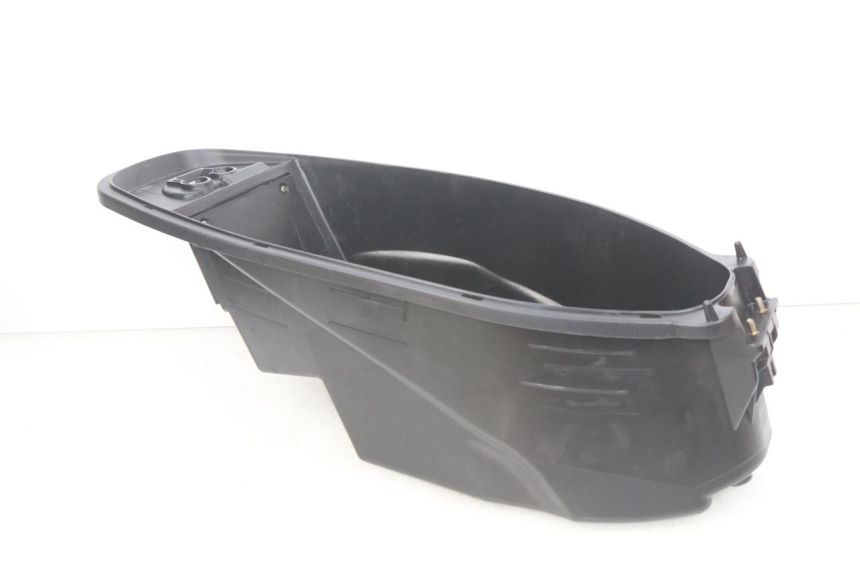 photo de KUFER POD SIEDZENIEM SYM ORBIT III 3 4T 50 (2021 - 2025) - Inny kąt widzenia