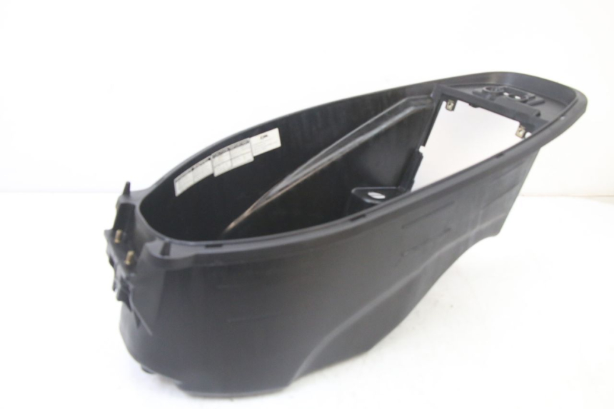 photo de KUFER POD SIEDZENIEM SYM ORBIT III 3 4T 50 (2021 - 2025) - Zoom stanu zużycia