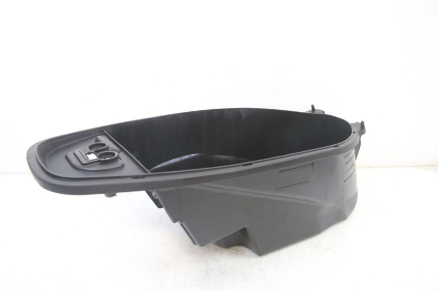 photo de KUFER POD SIEDZENIEM SYM ORBIT III 3 4T 50 (2021 - 2025) - Inny kąt widzenia