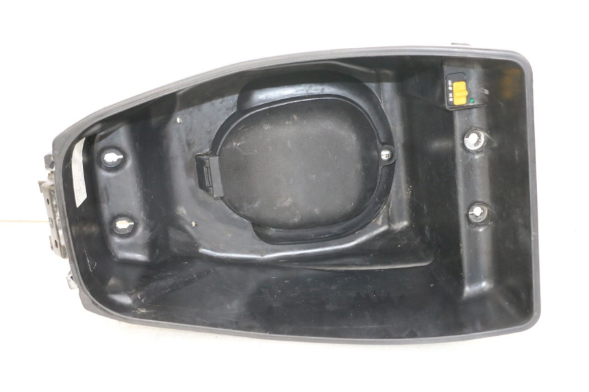 photo de KUFER POD SIEDZENIEM SYM ORBIT 50 (2008 - 2010) - Zbliżenie techniczne