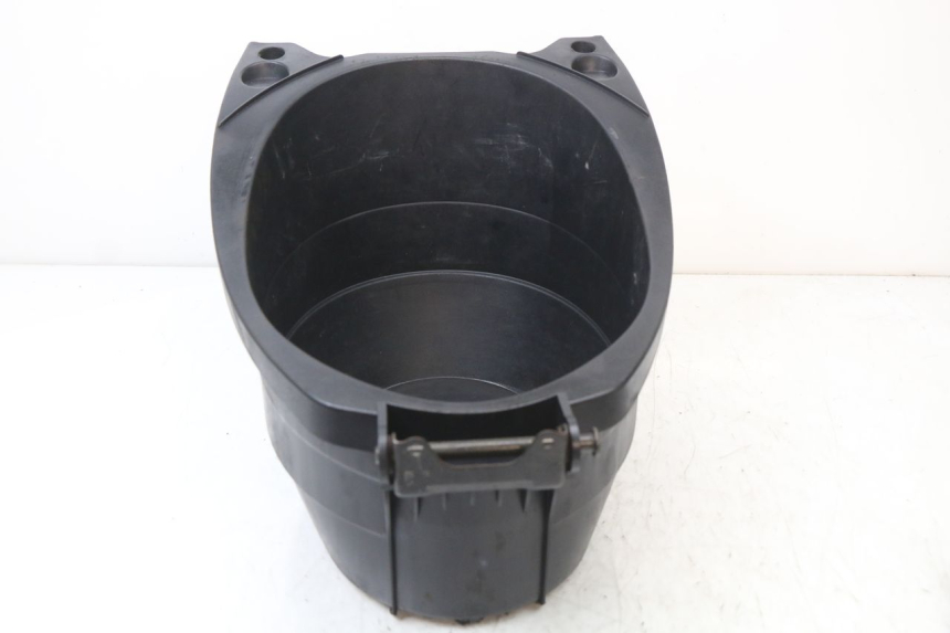 photo de KUFER POD SIEDZENIEM MBK OVETTO 2T 50 (2007 - 2017) - Zoom stanu zużycia