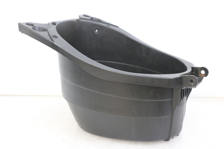 photo de KUFER POD SIEDZENIEM MBK OVETTO 4T 50 (2008 - 2016) - Szczegół części