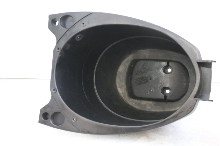 photo de KUFER POD SIEDZENIEM MBK OVETTO 4T 50 (2008 - 2016) - Zbliżenie techniczne