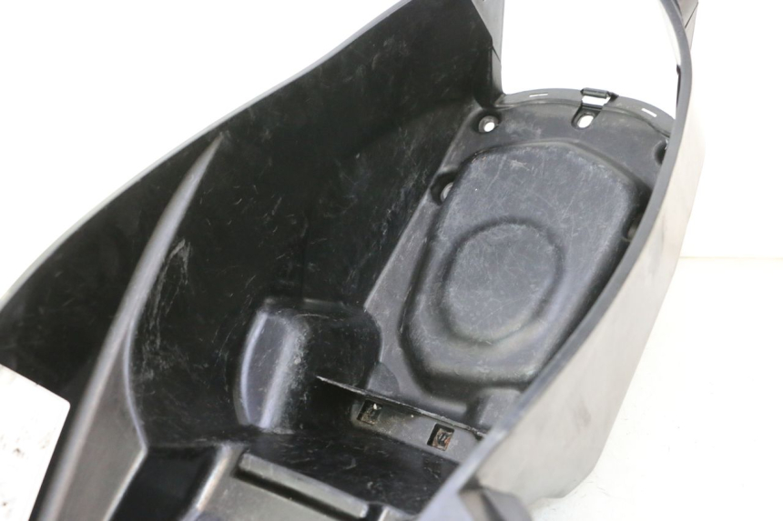 photo de KUFER POD SIEDZENIEM HONDA PCX (JF28) 125 (2009 - 2011) - Zbliżenie techniczne