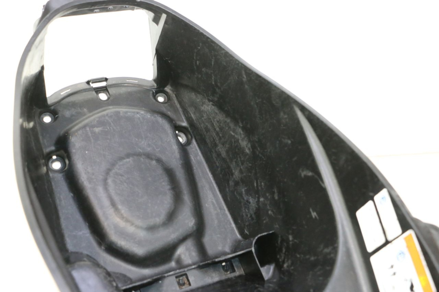 photo de KUFER POD SIEDZENIEM HONDA PCX (JF28) 125 (2009 - 2011) - Widok ogólny
