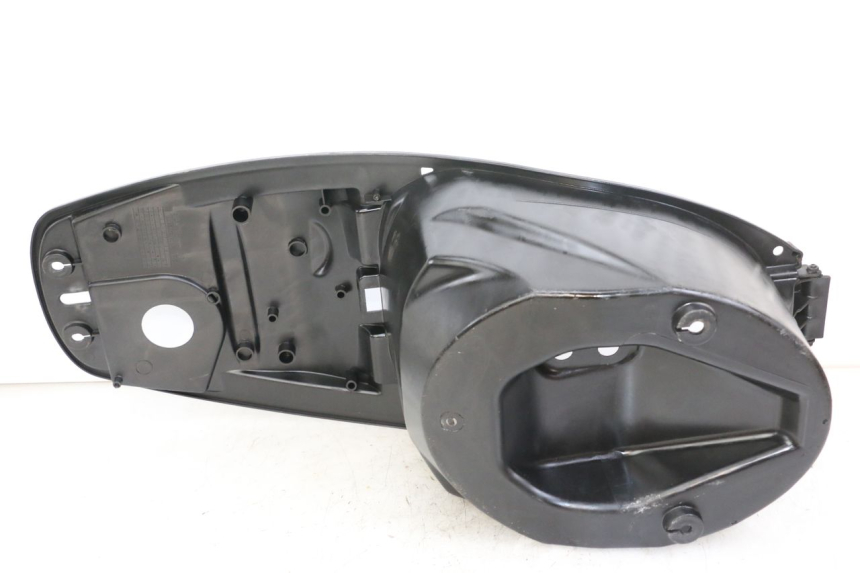 photo de KUFER POD SIEDZENIEM PEUGEOT BELVILLE 125 (2017 - 2021) - Szczegół części