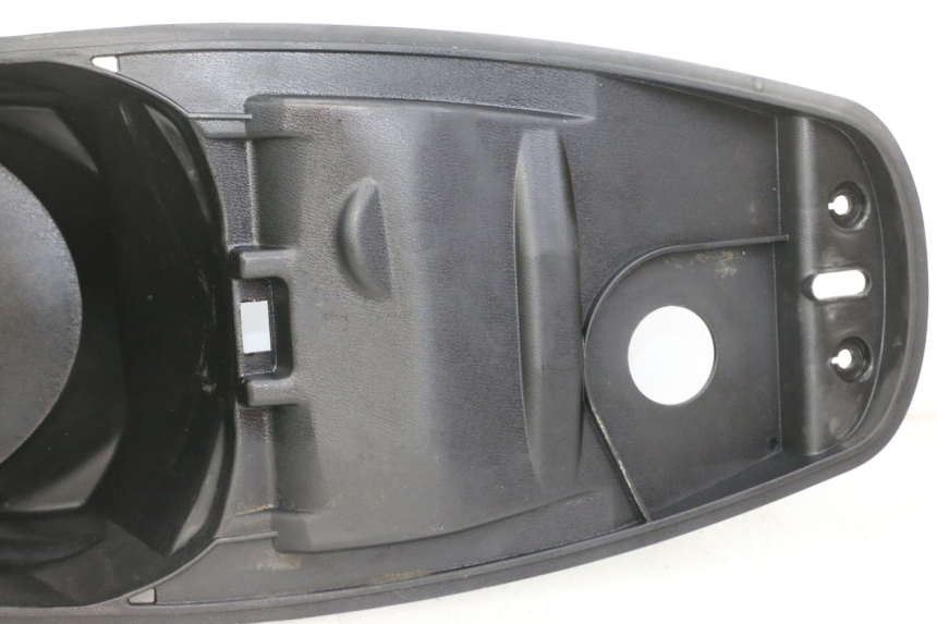 photo de KUFER POD SIEDZENIEM PEUGEOT BELVILLE 125 (2017 - 2021) - Zbliżenie techniczne