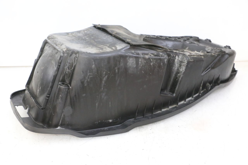 photo de KUFER POD SIEDZENIEM PEUGEOT CITYSTAR 50 (2013 - 2017) - Szczegół części