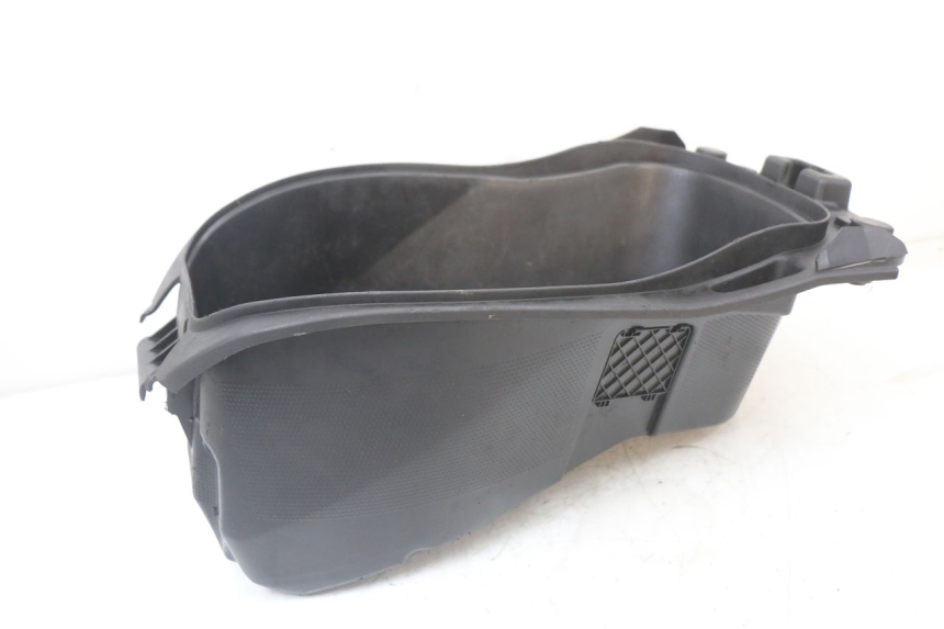 photo de KUFER POD SIEDZENIEM PEUGEOT DJANGO 125 (2014 - 2017) - Zoom stanu zużycia