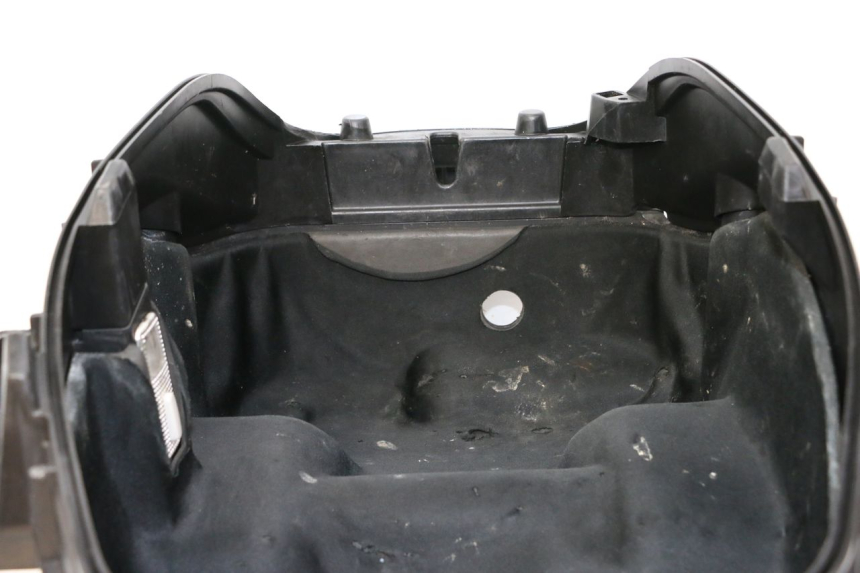 photo de KUFER POD SIEDZENIEM PEUGEOT SATELIS 125 (2013 - 2018) - Inny kąt widzenia