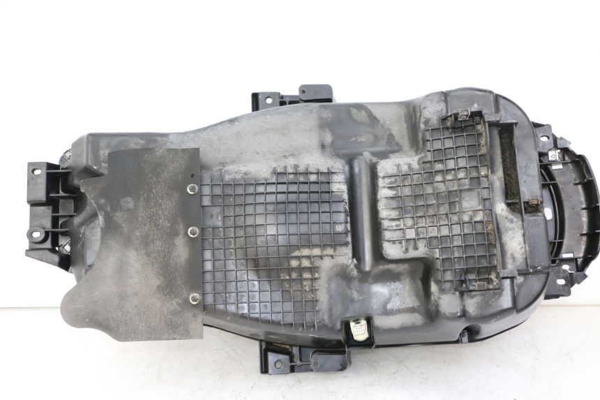 photo de KUFER POD SIEDZENIEM PEUGEOT SATELIS 125 (2013 - 2018) - Widok ogólny