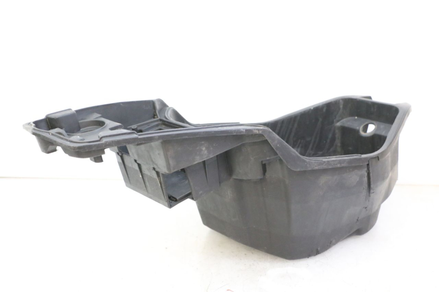 photo de KUFER POD SIEDZENIEM PEUGEOT SPEEDFIGHT 3 LC 2T 50 (2009 - 2015) - Zbliżenie techniczne