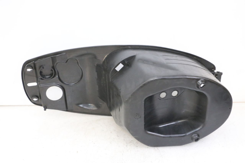 photo de KUFER POD SIEDZENIEM PEUGEOT TWEET 4T 50 (2014 - 2019) - Zoom stanu zużycia