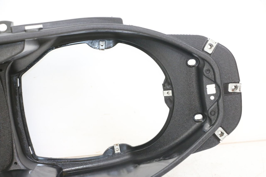 photo de KUFER POD SIEDZENIEM PIAGGIO BEVERLY 125 (1998 - 2005) - Stan powierzchni