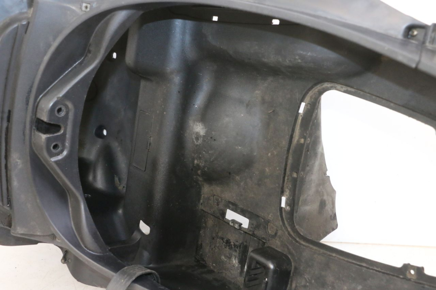 photo de KUFER POD SIEDZENIEM PIAGGIO MP3 125 (2006 - 2014) - Szczegół części