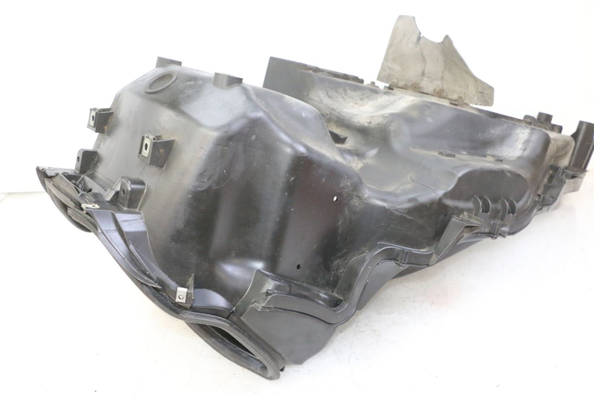 photo de KUFER POD SIEDZENIEM PIAGGIO MP3 125 (2006 - 2014) - Zoom stanu zużycia