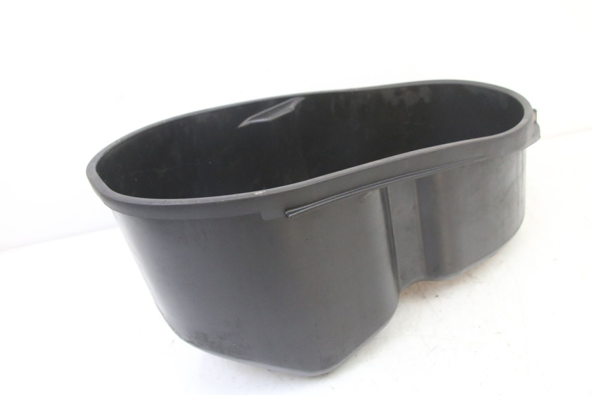 photo de KUFER POD SIEDZENIEM PIAGGIO VESPA GRANTURISMO 125 (2003 - 2007) - Inny kąt widzenia