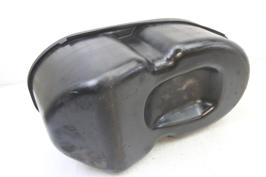 photo de KUFER POD SIEDZENIEM PIAGGIO VESPA GRANTURISMO 125 (2003 - 2007) - Zbliżenie techniczne