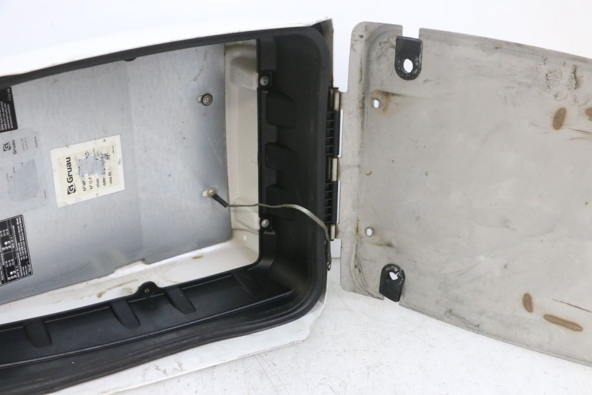 photo de KUFER POD SIEDZENIEM BMW R RT ABS 1200 (2010 - 2014) - Szczegół części