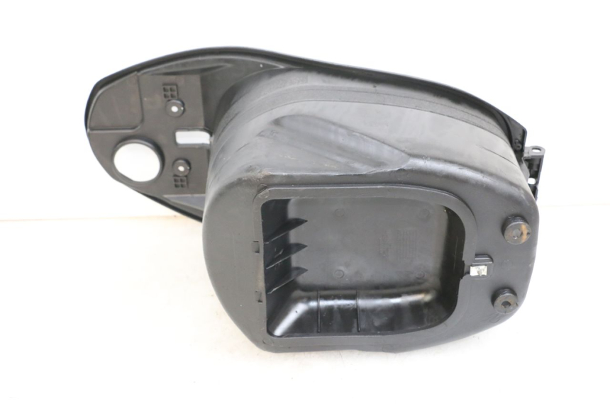 photo de KUFER POD SIEDZENIEM EUROCKA R8 4T 50 (2013 - 2022) - Zoom stanu zużycia