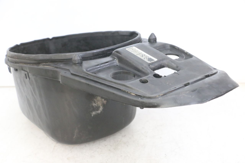 photo de KUFER POD SIEDZENIEM APRILIA RALLY AC 50 (1995 - 2004) - Zbliżenie techniczne