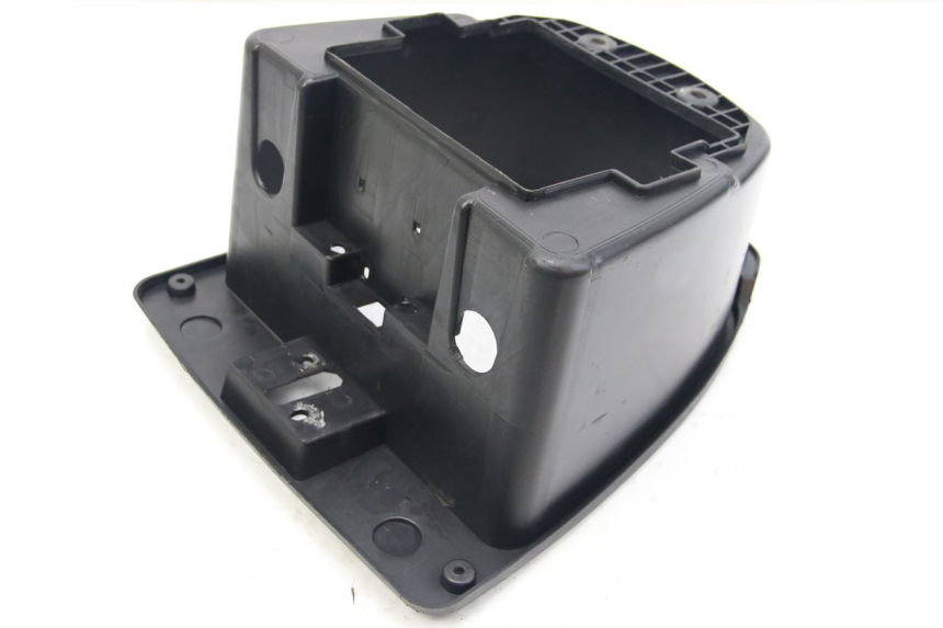 photo de KUFER POD SIEDZENIEM RED ELECTRIC RED E PRO 1 (2017 - 2019) - Punkty mocowania