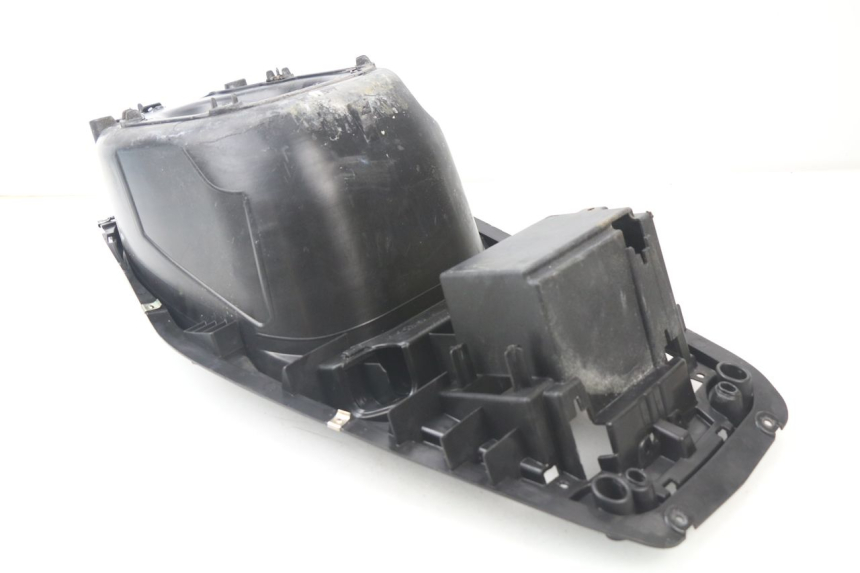 photo de KUFER POD SIEDZENIEM GILERA RUNNER SP 50 (2009 - 2017) - Zbliżenie techniczne