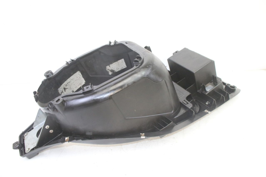 photo de KUFER POD SIEDZENIEM GILERA RUNNER SP 50 (2006 - 2008) - Punkty mocowania