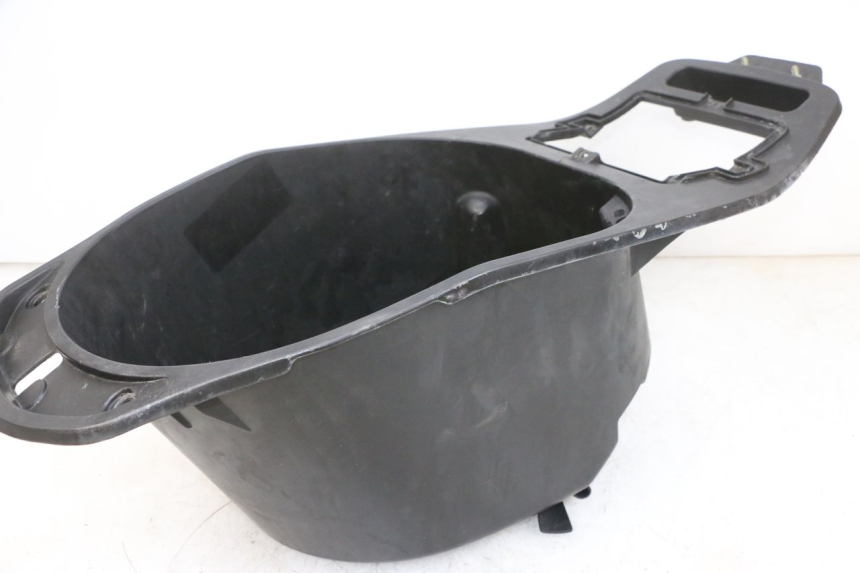 photo de KUFER POD SIEDZENIEM DAELIM S1 125 (2007 - 2016) - Zbliżenie techniczne